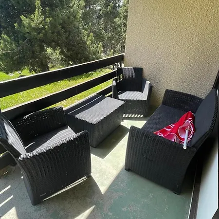 Joli Pres De La Foret *